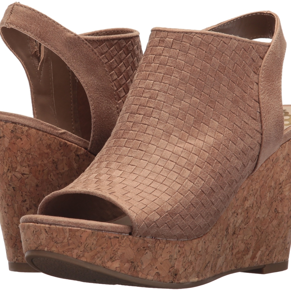 Fergalicious by Fergie, Rasta Nude32, Size 8, NWOT